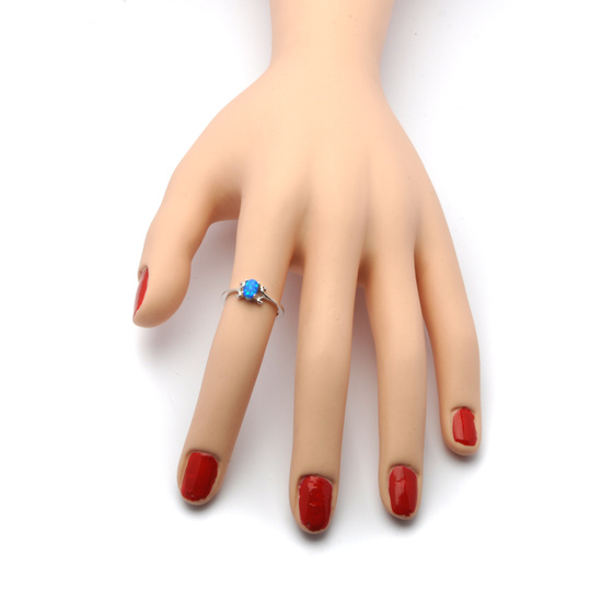 Srebrny Pierścionek z Niebieskim Opalem