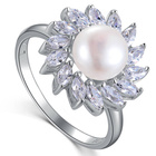Srebrny Pierścionek z Perłą i Cyrkoniami
