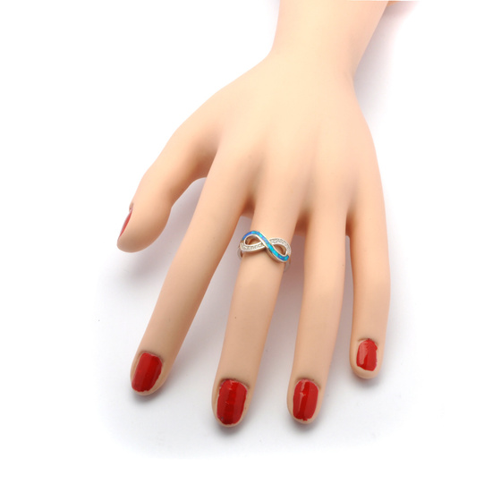 Srebrny Pierścionek Nieskończoność z Opalem