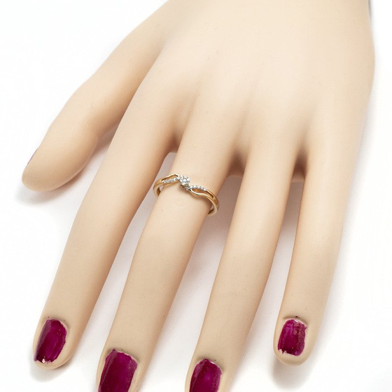 Pierścionek Złoty Wysadzany Brylantami 0.08ct