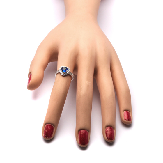 Pierścionek Srebrny z Szafirowym Sercem