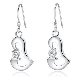 Srebrne Kolczyki Serca z Diamentową Cyrkonią