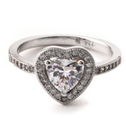 Srebrny Pierścionek z Białym Serduszkiem