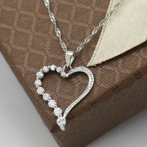 Srebrna Zawieszka Serce Wysadzane Cyrkoniami