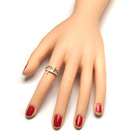 Pierścionek Srebrny Ozdobiony Cyrkoniami