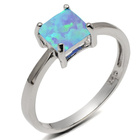 Pierścionek Srebrny z Błękitnym Opalem