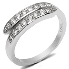Pierścionek Srebrny Wysadzany Białymi Cyrkoniami