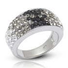 Srebrna Obrączka z Białymi i Czarnymi Kryształkami