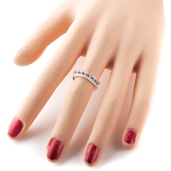 Srebrny Pierścionek Kształt Korony z Cyrkoniami