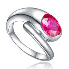 Srebrny Pierścionek z Rubinową Cyrkonią