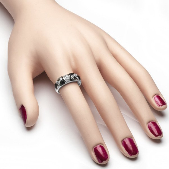 Pierścionek Srebrny z Czarną Masą Perłową